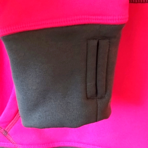Women's size small pink and gray in excellent shape therma fit, thumb holes, - Picture 5 of 9